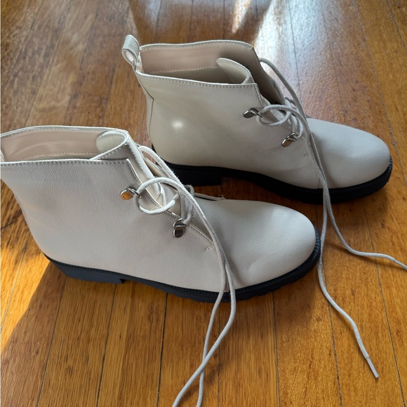 Coconuts by Matisse Booties - Picture 2 of 5